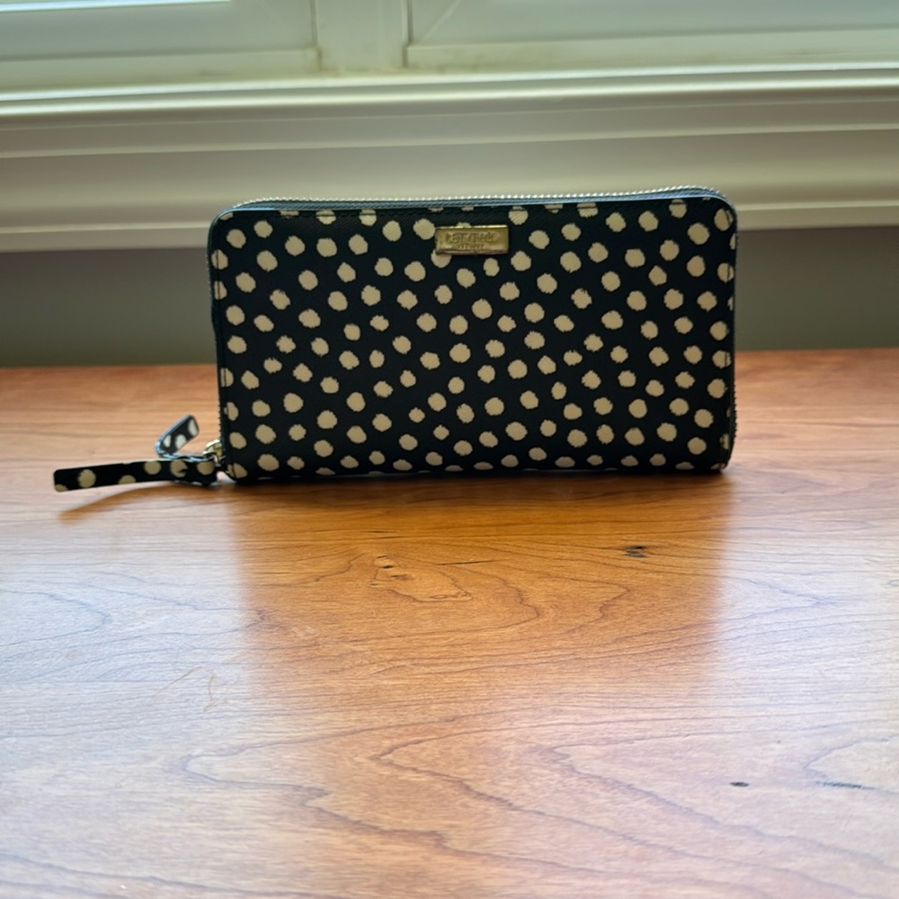 Kate Spade Black/White Dot Zip Wallet